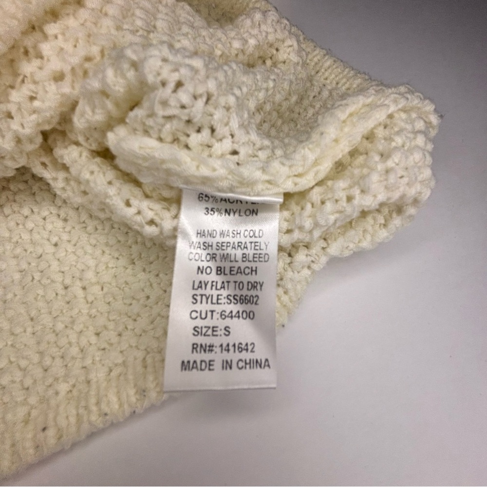 Fab'rik Women's Textured Cream Knit Top - Picture 4 of 5